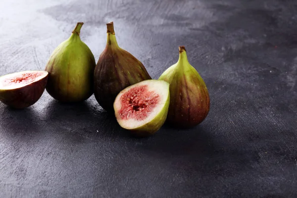 Frische Feigen Obst Mit Halb Und Lochfeigen Auf Hintergrund — Stockfoto