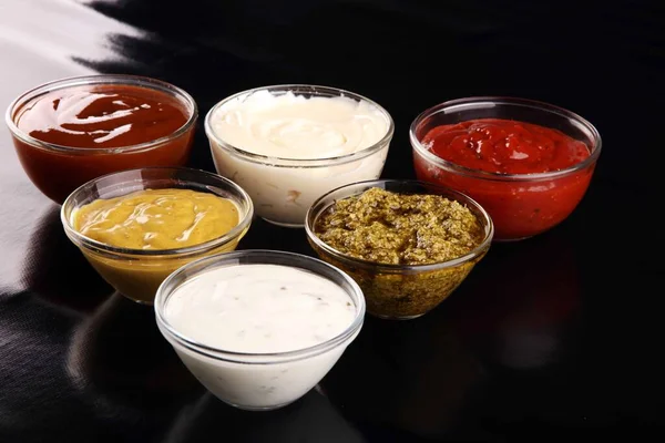 Assortiment Sauces Ensemble Sauces Variées Dans Des Bols Avec Ketchup — Photo