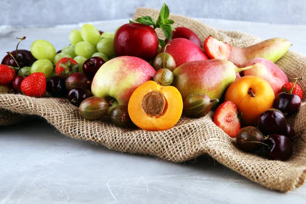 Fresh Summer Fruits Apple Grapes Berries Plums Organic Apricot — Stock Photo, Image