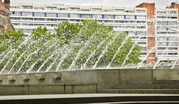 Nahaufnahme Von Springbrunnen Vor Dem Hotel — Stockfoto