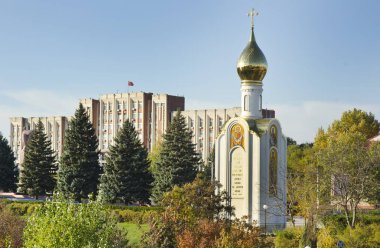Tiraspol, Transdinyester Cumhuriyeti - 20 Ekim: kilise ve 20 Ekim 2013 bina Parlamento 