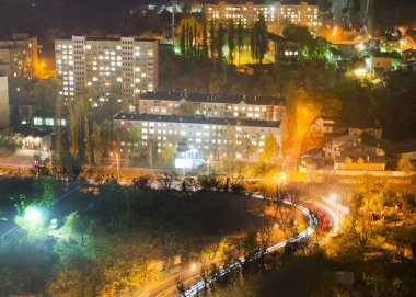 Ukrayna 'nın Kyiv şehrinin gece manzarası