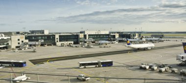 Frankfurt Havaalanı, ana terminal.