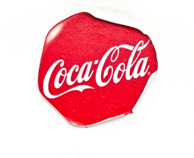 Coca cola etiket beyaz arka plan üzerinde zarar