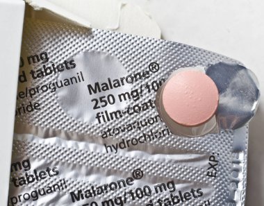 Edinburgh, İskoçya 11 Ocak 2014: Malarone anti-sıtma tabletleri