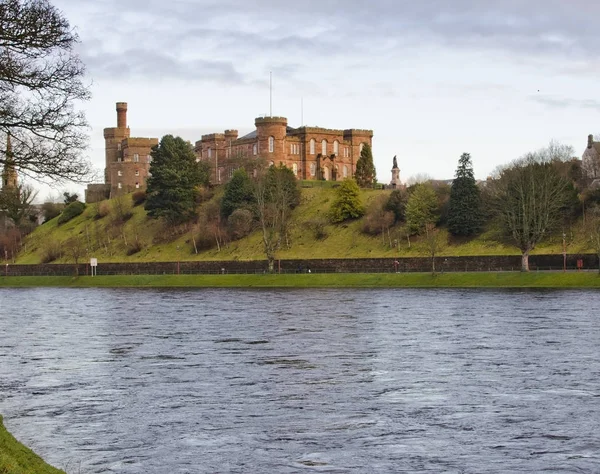 Antik Inverness Castle, İskoçya'nın doğal atış