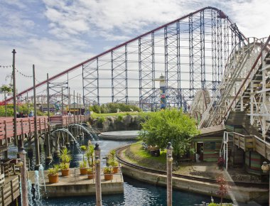 Blackpool, İngiltere - 24 Haziran: büyük bir rollercoaster Blackpool Pleasure Beach 24 Haziran 2014 tarihinde 