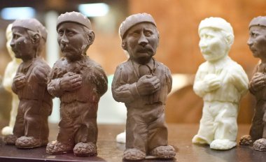 küçük Putin çikolata heykeller, yakın çekim