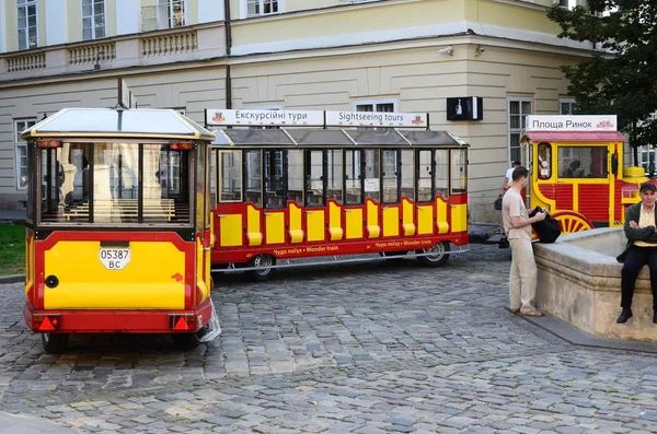Lviv Ukrayna Eylül Tur Otobüs Tren Üzerinde Eylül 2014 — Stok fotoğraf