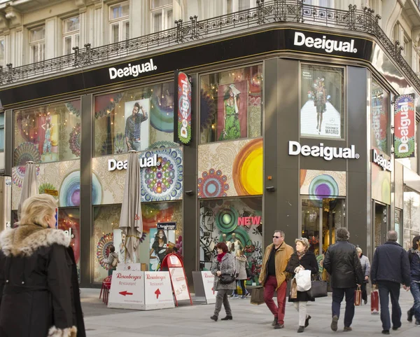 Vienna Oostenrijk Maart Buitenkant Van Desigual Winkel Maart 2015 — Stockfoto