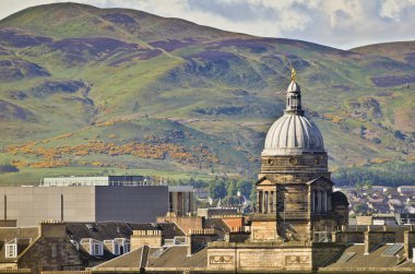 Edinburgh Castle ve Old Town havadan görünümü 