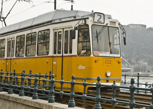 Budapeşte Macaristan Mart Geleneksel Sarı Budapeşte Tramvay — Stok fotoğraf