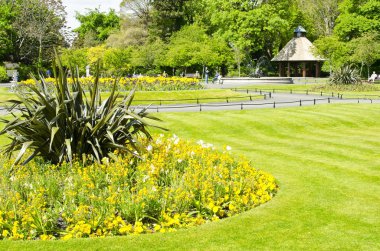 Dublin, İrlanda - 25 Mayıs: St. Stephen's Green üzerinde 25 Mayıs 2013 