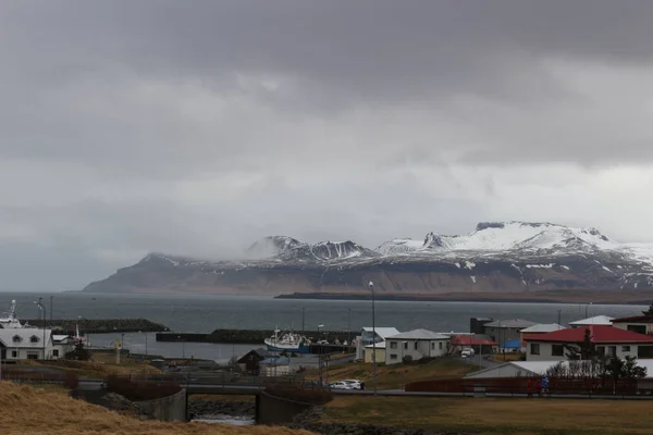 Olafsvik アイスランド その典型的な民家と Olafsvik の小さな町 — ストック写真