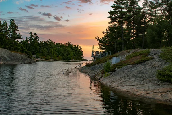 Zachód słońca nad jeziorem w georgian bay, ontario w Kanadzie — Zdjęcie stockowe