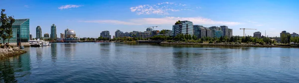 Panorama of Vancouver British Columbia skyline showing the beautiful science world building and the water front — Stock Photo, Image