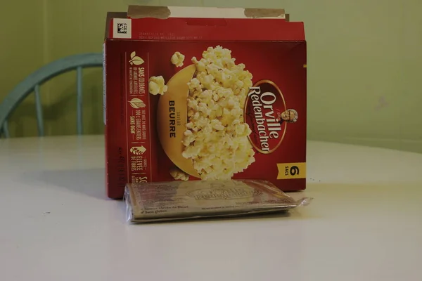 Londres Canadá, 01 de janeiro de 2019: Editorial ilustrativo foto oforville redenbacher milho pop que é uma marca popular americana de pipocas . — Fotografia de Stock