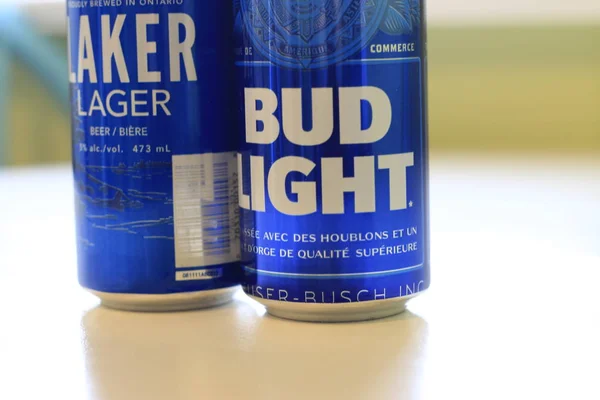 London Canada, April 27 2019: Editorial illustrative photograph of 2 cans of bud light beer. Bud Light is one of the most popular beers in America. — Stock Photo, Image