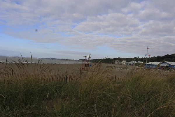 Praia de Port Stalney, em Port Stanley Ontario. Uma praia do sudoeste que é local tranquilo para os moradores relaxarem — Fotografia de Stock