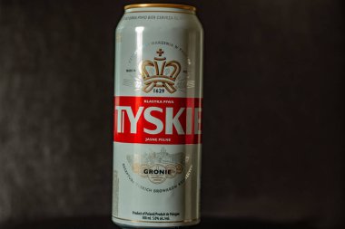 Londra Kanada, 18 Ağustos 2019: Polonya Tyski bira editoryal açıklayıcı fotoğraf. Lehçe bira güçlü ve iyi tat için bilinir.