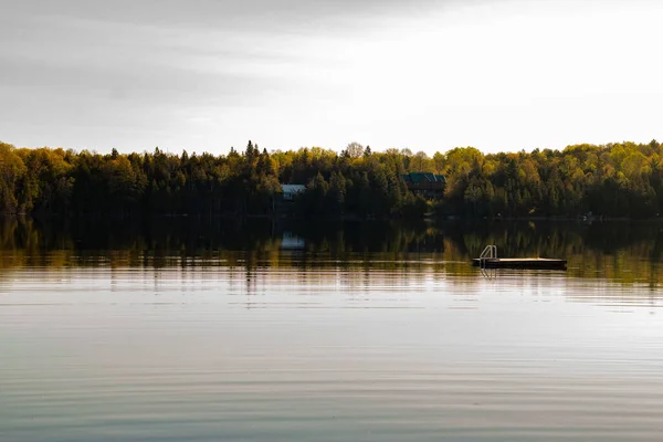 Wiosenne zdjęcia Gilmour Ontario Lake Sence. To jest w Limerick County, popularnym miejscem turystycznym w północnej Ontario — Zdjęcie stockowe