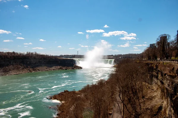 Vista de niagara cai canadá durante a estação de primavera lenta — Fotografia de Stock