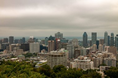 Montreal gökyüzü manzaralı popüler Mont Royal Gözcüsü. Yüksek kalite fotoğraf