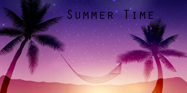 Fondo tropical de verano con palmeras, cielo y puesta de sol — Vector de stock