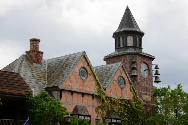 Old house in medieval village in california — Stock Photo, Image