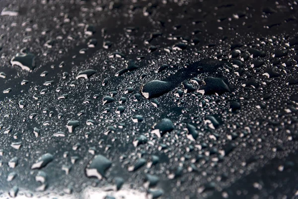 Chuva Cai Sobre Luz Fundo Azul Sobre Gotas Água Imagens De Bancos De Imagens