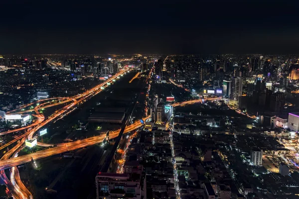 Grande Ville Nuit Avec Les Lumières Qui Illuminent Les Rues — Photo