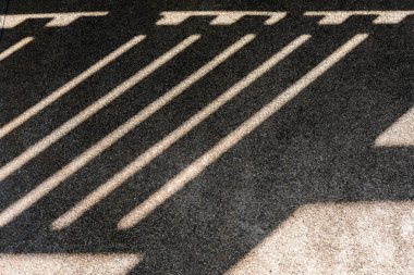 Gölgeler gölgeler hatlarında neden nesneler aracılığıyla ışık parlar küçük taşlarla pürüzlü yüzeylerde.