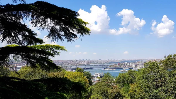 イスタンブールのトプカピ宮殿からのパノラマ ビュー — ストック写真