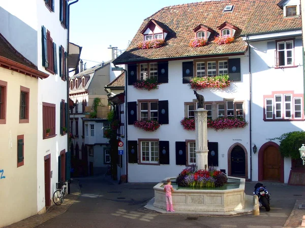 Δρόμος Στην Παλιά Πόλη Μέρος Του Βασιλεία Ελβετία — Φωτογραφία Αρχείου