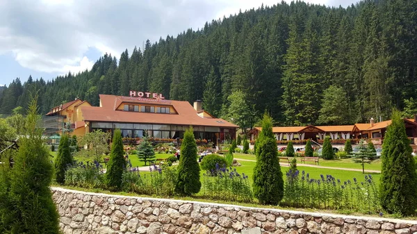 Hotel Lacul Rosu , Red Lake. Bicaz Natural Park. Romania. — 스톡 사진