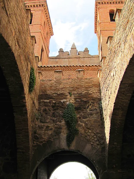 Vue du vieux bâtiment médiéval. Toledo, Espagne — Photo