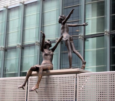 Avrupa Komisyonu Genel Merkezi Önünde Heykel, Brüksel