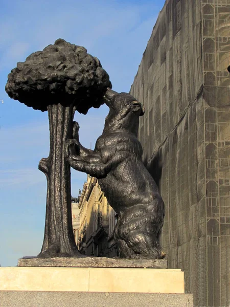 Statue of the bear and the strawberry tree, Madrid, Spain — Stock Photo, Image