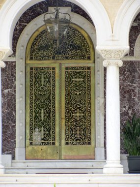 Başpiskopos Sarayı 'nda kapı, resmi ikamet ve Kıbrıs Başpiskoposu ofisi