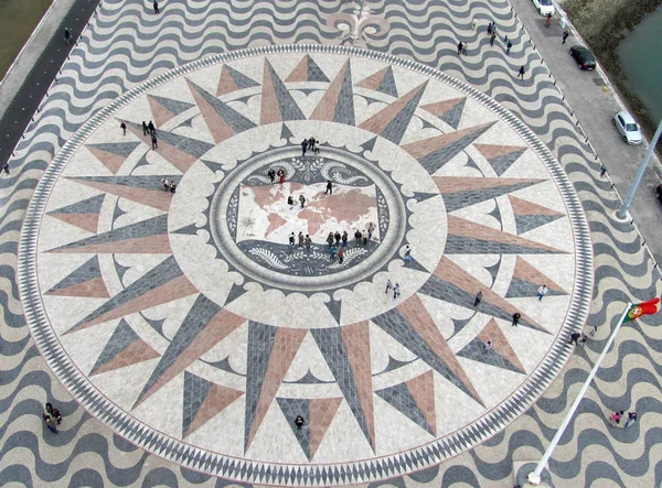 Beautiful mosaic tile pattern, Lisbon Portugal — Stock Photo, Image