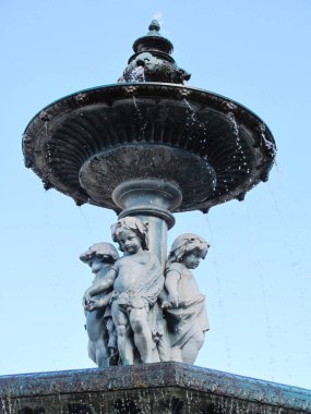 Rossio Meydanı veya Don Pedro IV Meydanı 'nda Fontaine