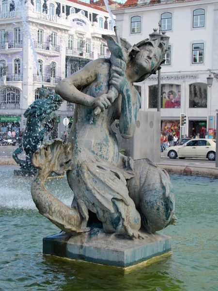 Fontaine in Rossio Square or the Don Pedro IV Square — Stock Photo, Image