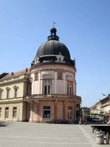 Stadtzentrum von Sremska mitrovica, Serbien — Stockfoto