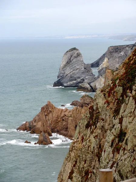 Falésias do Cabo da Roca (Cabo Roca) em Sintra. O ponto mais ocidental da Europa . — Fotografia de Stock