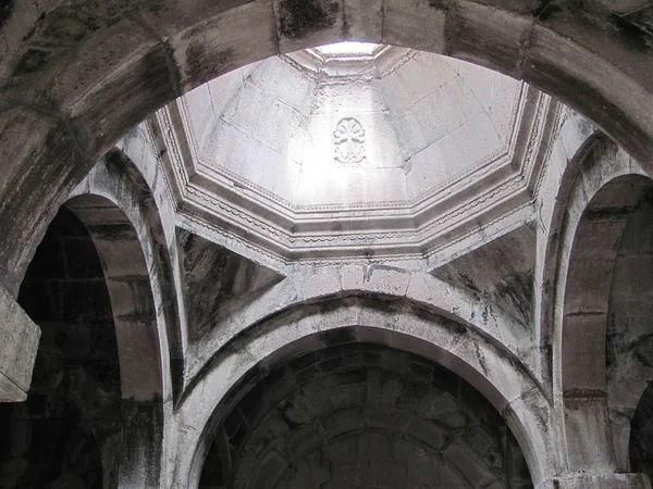 Dilijan Kuzey Ermenistan yakınlarındaki manastır kompleksi Goshavank, iç görünüm