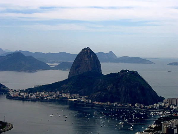 Vista panorâmica do Pão de Açúcar no Rio de Janeiro — Fotografia de Stock