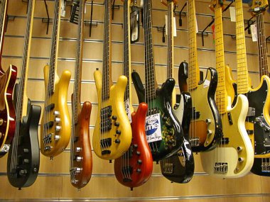 Madrid, İspanya 'da gitar mağazası