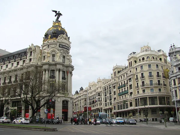 Gran vía calle en Madrid, España — Foto de Stock