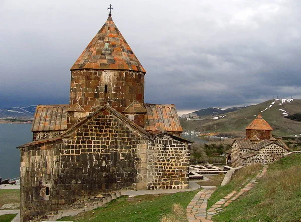 El antiguo monasterio Sevanavank, Sevan, Armenia — Foto de Stock