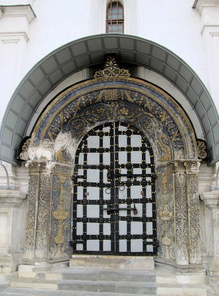 Detalhe na praça da Catedral dentro do complexo do Kremlin de Moscou, Rússia — Fotografia de Stock